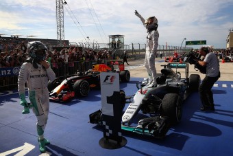 F1: Mikor tör ki a vulkán a Mercedesnél?