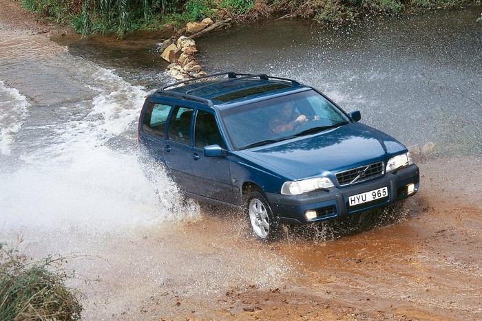 Top 10: A terepes kombi mindig menő 9 | Vezess Volvo-V70_XC-