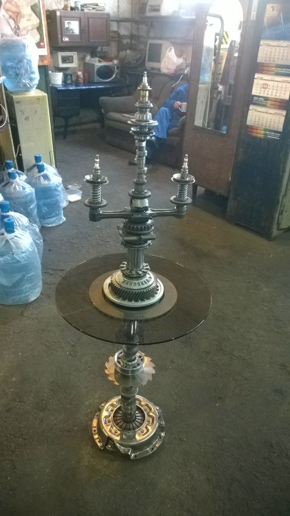 Csodás művészeti alkotások egy átlagos benzinkutastól 29 | Vezess 043