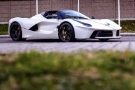 A harmadik LaFerrari-t birtokolja a pesti milliárdos 15