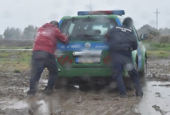 Az év elakadását produkálták a magyar rendőrök
