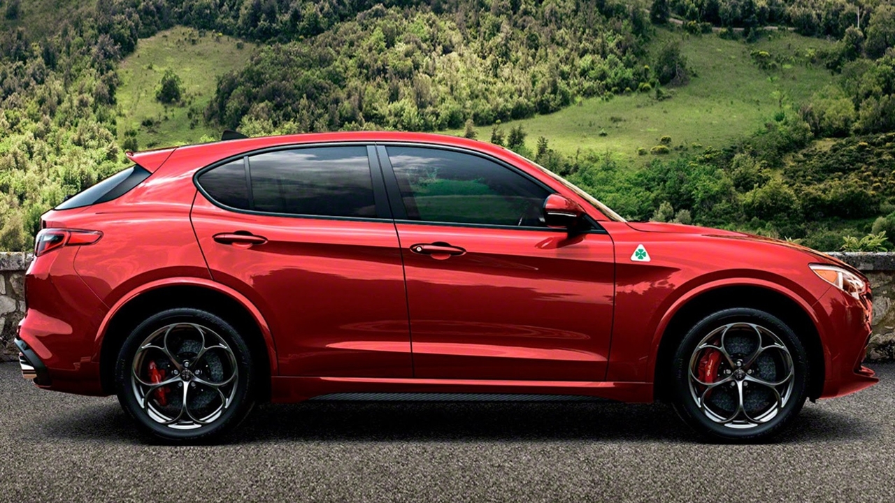 510 lóerővel jön az Alfa Romeo SUV-ja 4