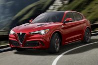 510 lóerővel jön az Alfa Romeo SUV-ja 12