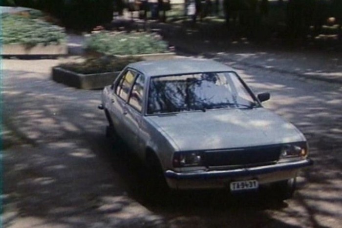 A gazdag zsaruk saját autóval járnak 19