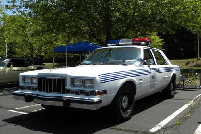 A gazdag zsaruk saját autóval járnak 6