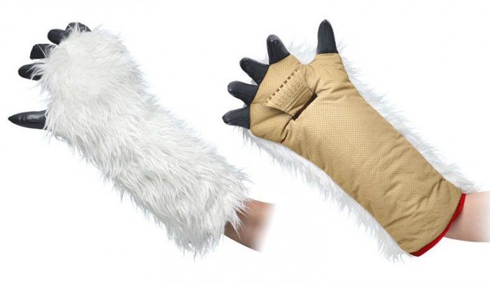 Harc a szélvédőt borító jégpáncél ellen 5 Nincs menőbb, mint Wampa manccsal irtani a jeget! A Star Wars rajongóknak ismerős wampa egy szarvval rendelkező, karmos, fehér bundájú, ragadozó élőlény, amely a Hoth nevű fagyott bolygón őshonos. A Birodalom Visszavág c. részben egy ilyen dög rabolja el Luke Skywalkert, és készíti be vacsorára, de az ifjú Jedi végül szó szerint kivágja magát szorult helyzetéből!