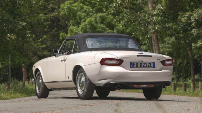 8 legendás autó, ami utódja farát kapta 3 Fiat 124 Spider