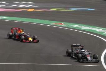 Alonso elárulta, szerinte ki a legjobb F1-es