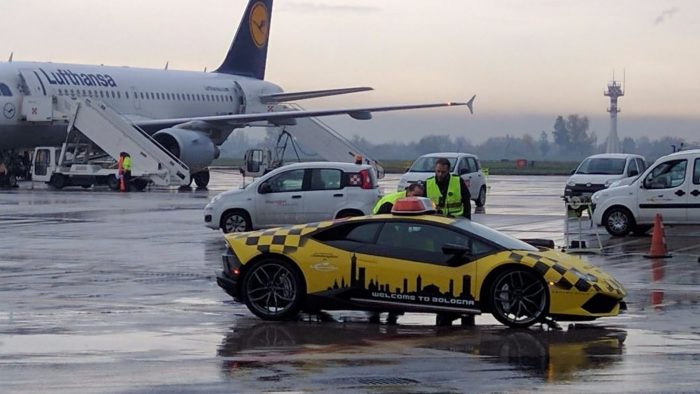 bologna-airport-lamborghini-huracan (2)