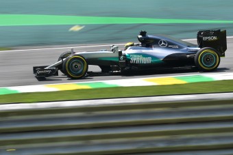 F1: Hamiltoné az első vér Interlagosban