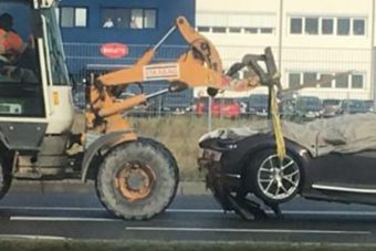 Itt az első Bugatti Chiron baleset