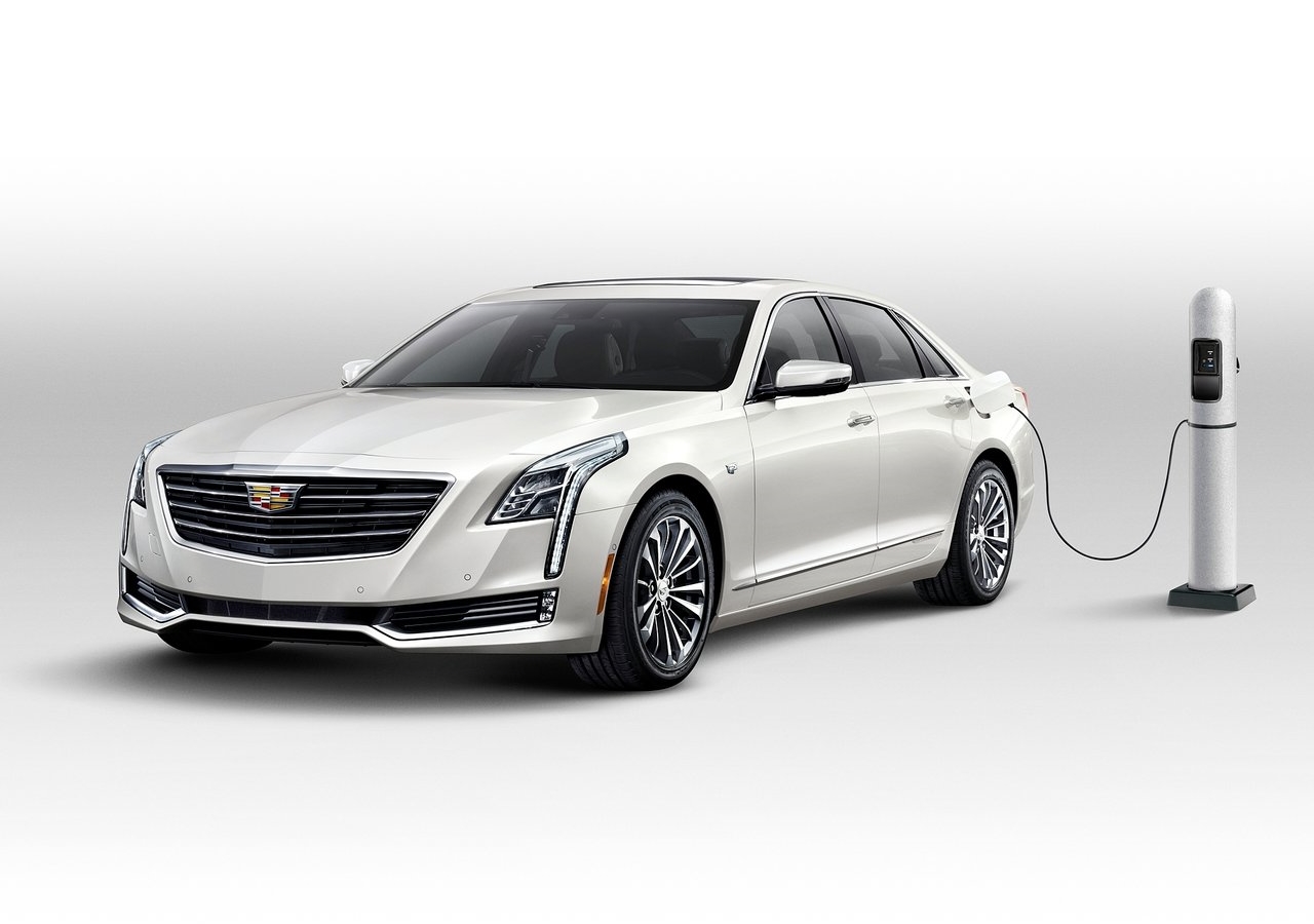 Konnektorról tölthető változat készült a Cadillac limuzinjából 8