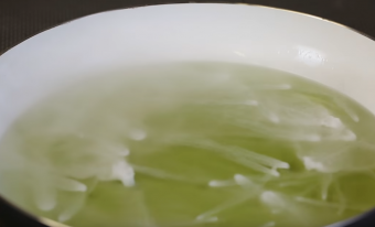 Ez történik, ha benzinhez folyékony nitrogént öntünk