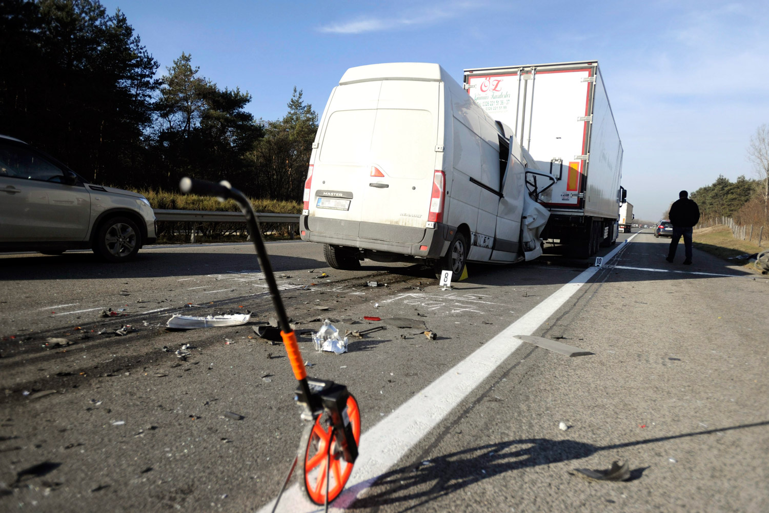 D__MI20161130001 | Vezess | Vezess