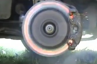 Ilyen, amikor az autódon felrobban a fék