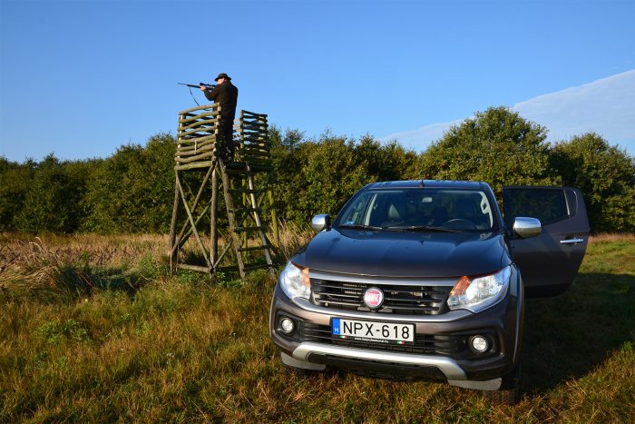 Fiat Fullback és a vadász