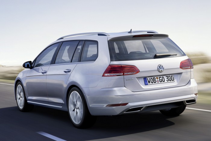 Itt az új Volkswagen Golf 9 Új a kombi hátsó lökhárítója – igazán izgalmas változás.