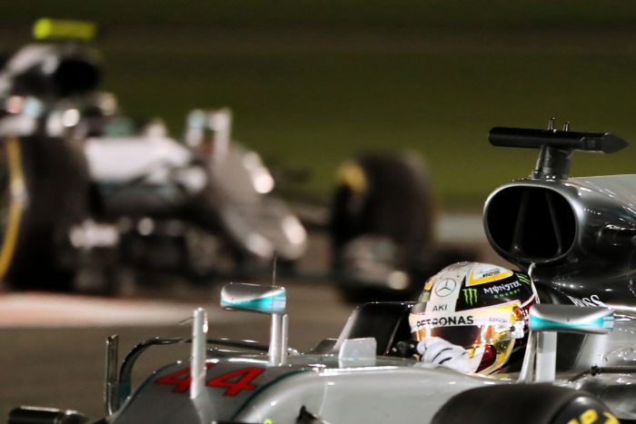 F1: A Red Bull-főnök megvédte Hamiltont