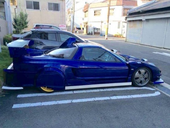 15 autó a tuningolás babérkoszorús kontárjaitól 10 Semmi nem fáj ma jobban, mint egy NSX-et így látni
