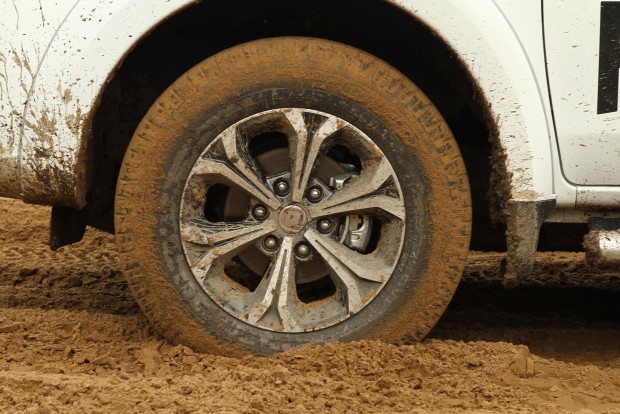 Az igazi mindenes terepre: 4×4-es pickup 3 A jó terepgumi a legfontosabb, ha az ember letér az aszfaltról