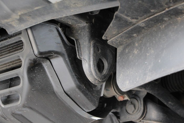 Pickup vagy SUV, mi a különbség? 9 A vonószemet sem csak a kocsi saját súlyának elbírásához méretezték