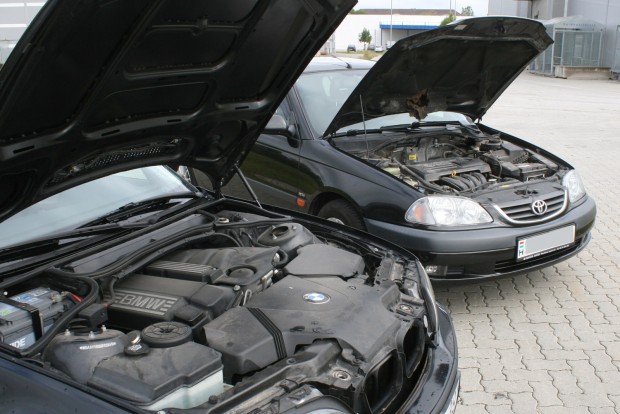 Használt autó: egy Toyotának is vannak hibái 4 Mindkét négyhengeres változó szelepvezérlésű. 116 lóerős az E46 , 110 az Avensis 1,6-os motorja, mégis lomhább a BMW