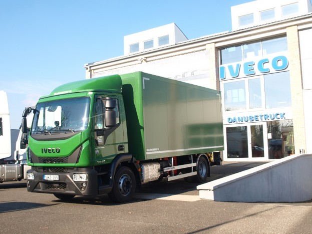 Nézd meg, milyen teherautókon gurulnak majd a küldeményeid