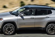 Jeep Compass: Renegade, nagyobbaknak 59