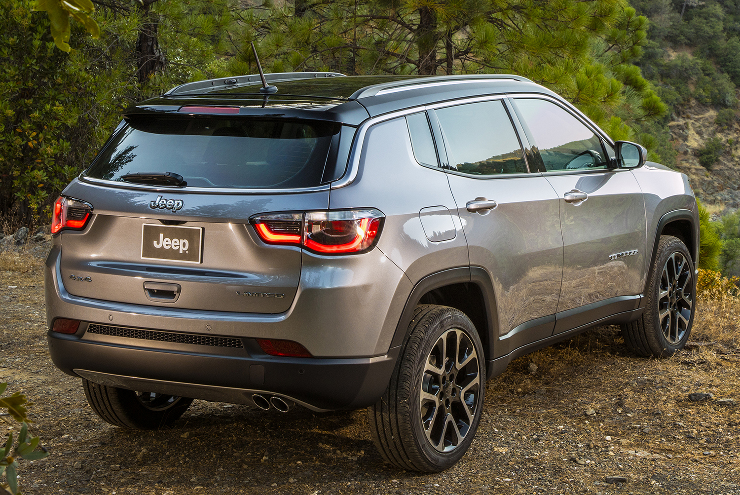 Jeep Compass: Renegade, nagyobbaknak 14