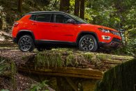 Jeep Compass: Renegade, nagyobbaknak 76