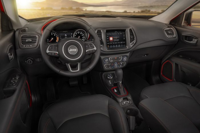 Jeep Compass: Renegade, nagyobbaknak 7