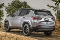 Jeep Compass: Renegade, nagyobbaknak 56