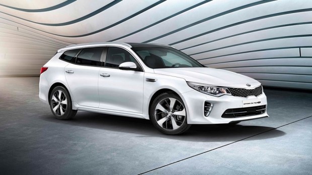 A Toyota babérjaira tör a Kia 5 Az Optima kínálat sportkombis változattal bővült.