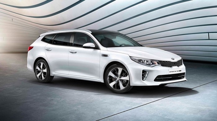 A Toyota babérjaira tör a Kia 5 Az Optima kínálat sportkombis változattal bővült.