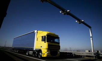 Több főútról is kitiltották a teherautókat