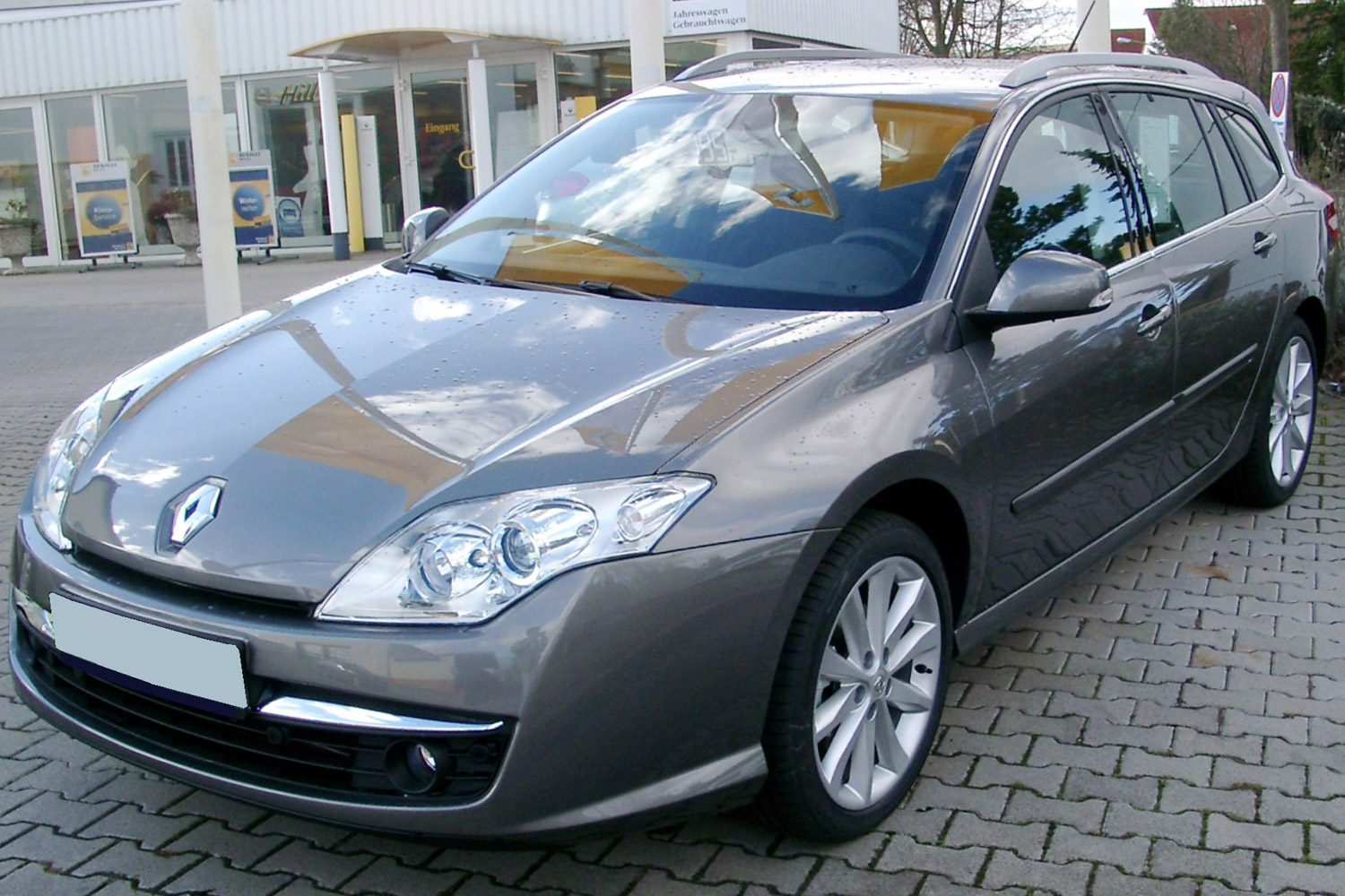 Használt autó: Volkswagen Passat B7 TDI vs. Renault Laguna III dCi 4