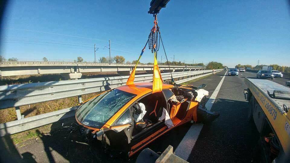 Egy ép eleme sem maradt ennek a Lamborghininek 1