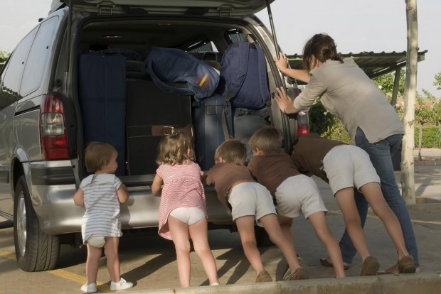 Ki segít, ha baj van az autóval? 1 Sok múlik az autóhoz biztosított háttéren, főleg, ha gond adódik. A Ford segélyszolgálata a márkaszervizekben elvégzett kötelező karbantartásokkal megújul egy évre