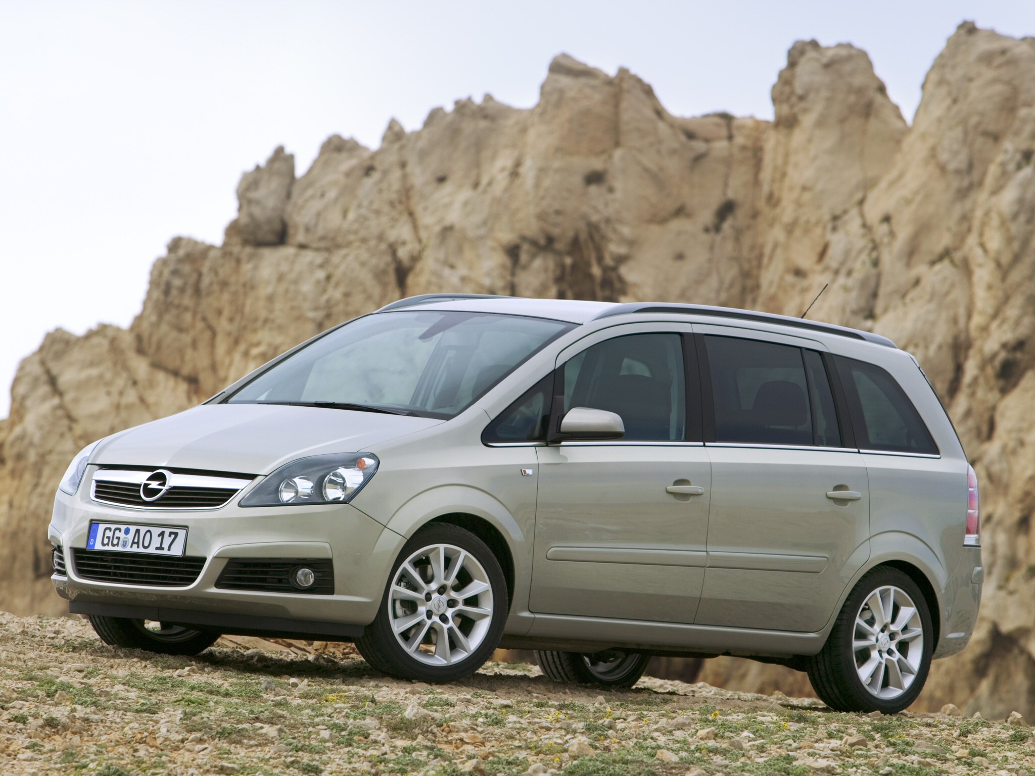opel_zafira-2005_r36.jpg