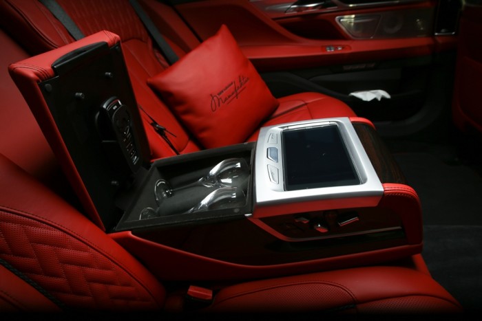 P90241533_highRes_bmw-740e-xdrive-iper