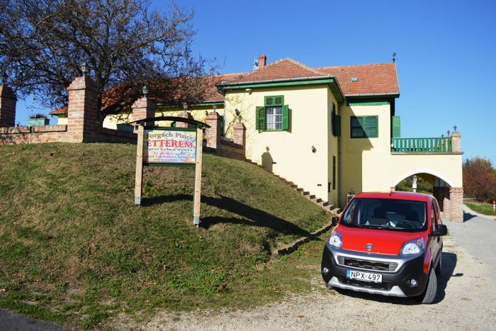 Nagyképű, de van mire 11 Emelkedőn sem nehéz felkapaszkodni vele.