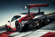 Középmotoros lett a brutális Porsche 911 RSR 2