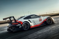 Középmotoros lett a brutális Porsche 911 RSR 10