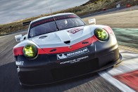 Középmotoros lett a brutális Porsche 911 RSR 11