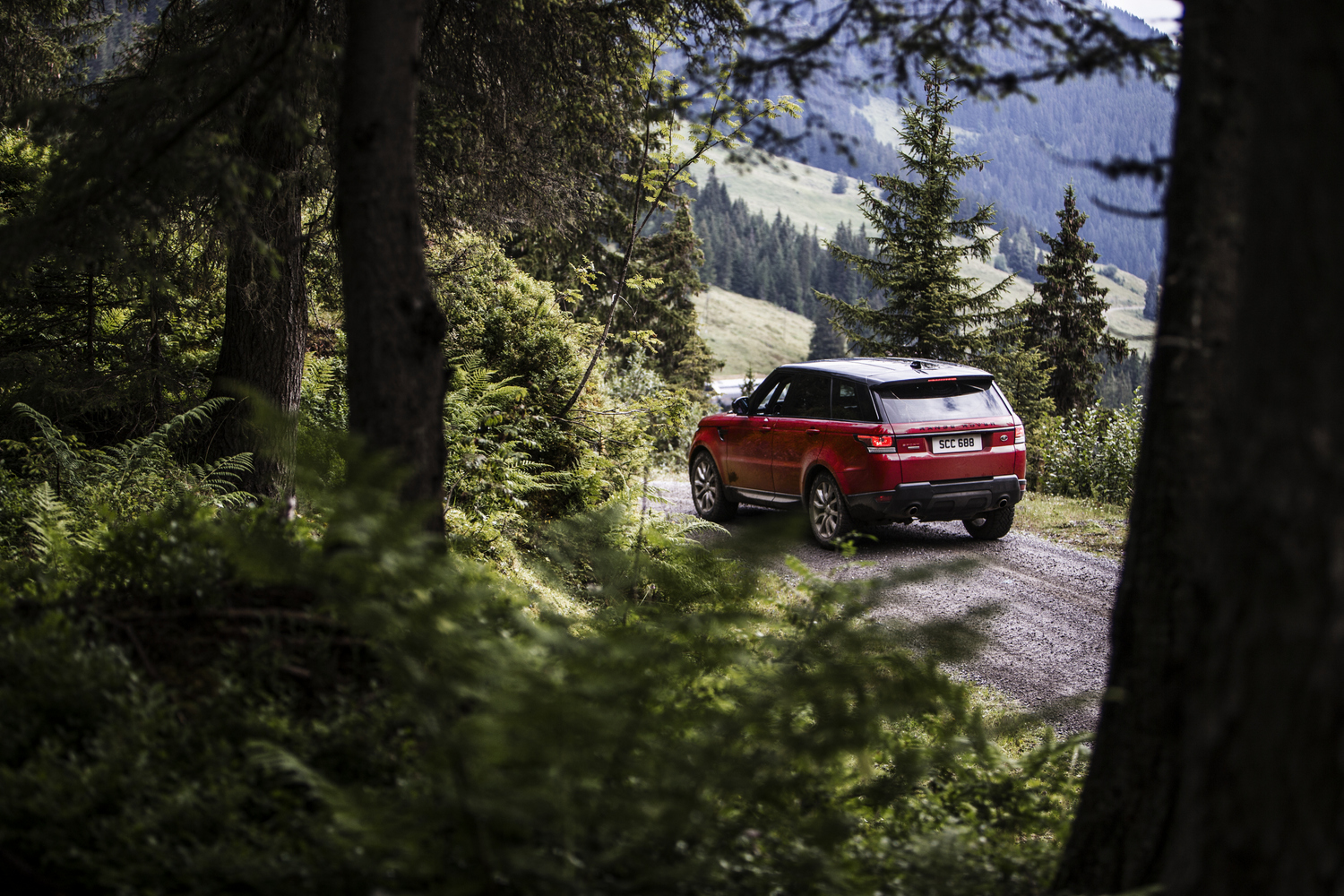 Sípályán száguldott alá a Range Rover Sport 14