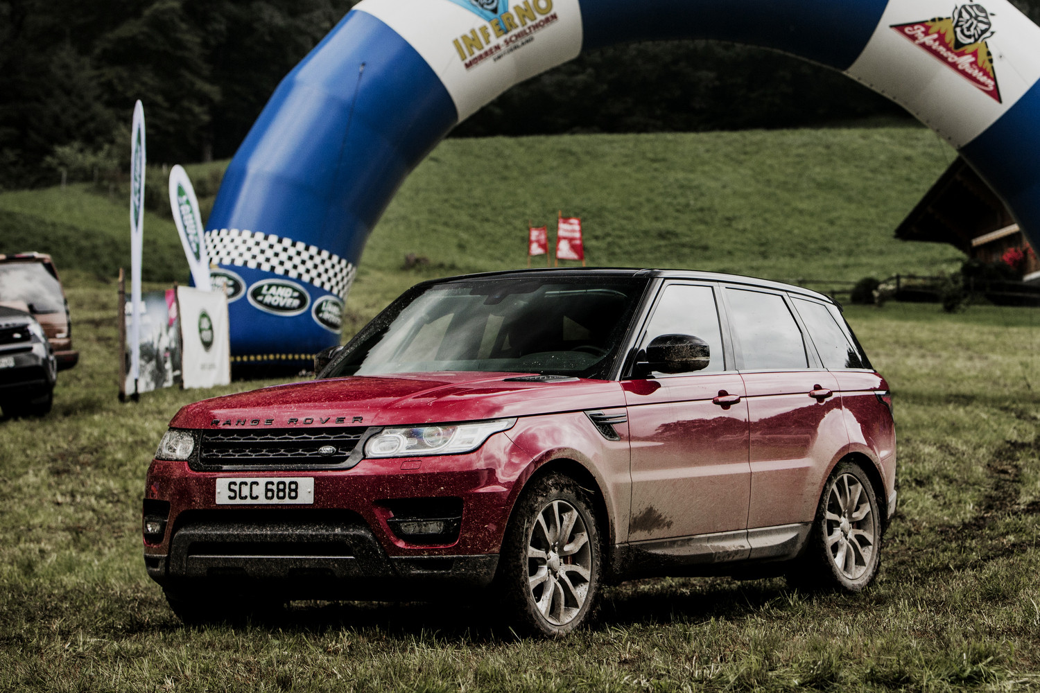 Sípályán száguldott alá a Range Rover Sport 15