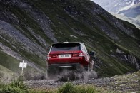 Sípályán száguldott alá a Range Rover Sport 21