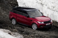 Sípályán száguldott alá a Range Rover Sport 23