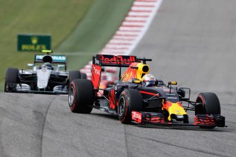 F1: A Red Bull teheti bajnokká Hamiltont vasárnap