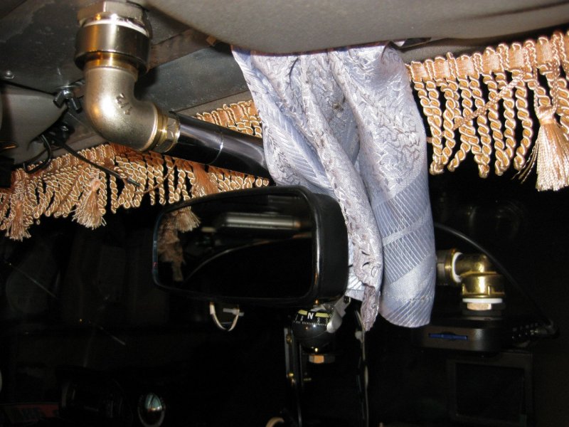 Ez a szürreális Volga belső lórúgásként hat a jóízlésre 11 | Vezess 016